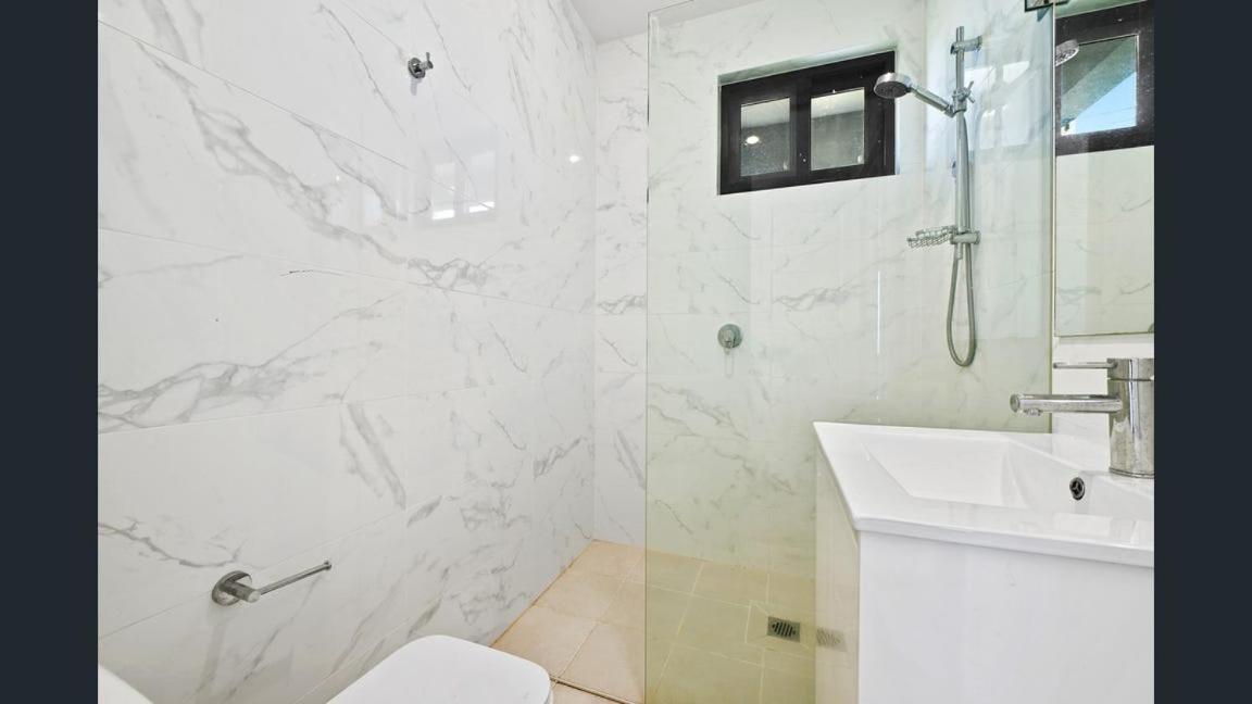 Entire House In Gymea